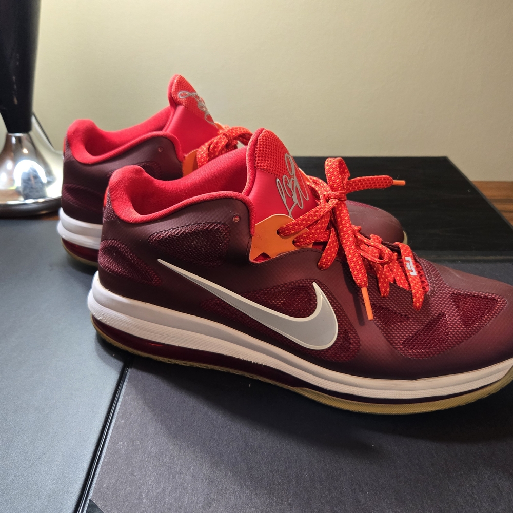 Nike Men's Red Athletic Shoes